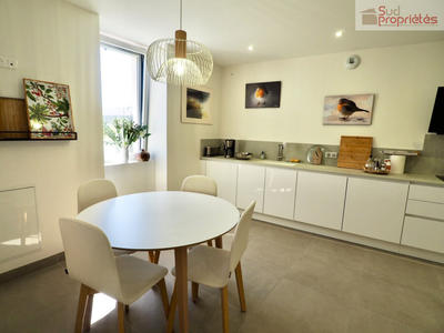 Maison - 306 m² - 8 pièces