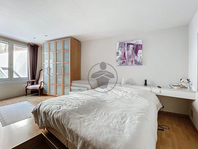 Maison - 213 m² - 7 pièces