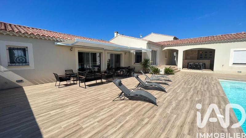 Maison - 275 m² - 11 pièces