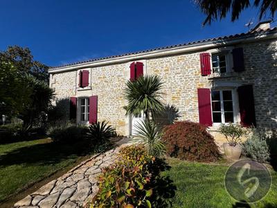 Maison - 167 m² - 7 pièces