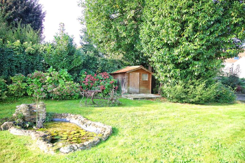 Maison - 230 m² - 8 pièces