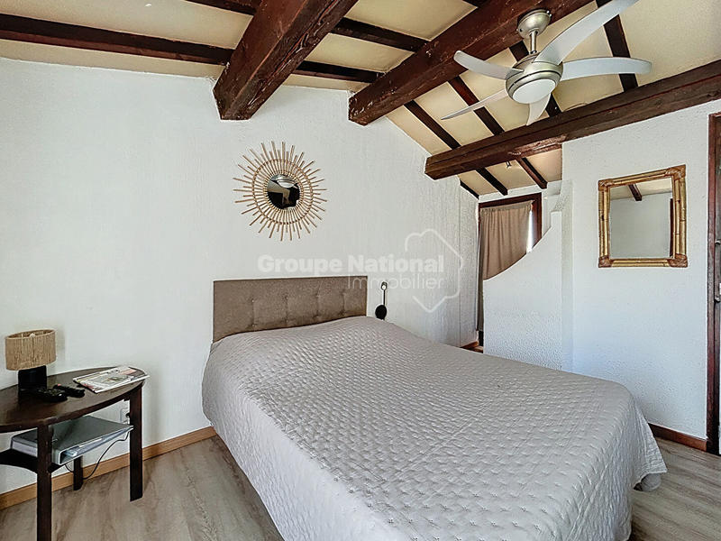 Maison - 253 m² - 12 pièces