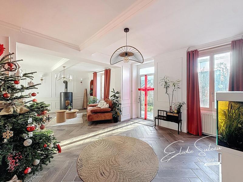 Maison - 170 m² - 7 pièces