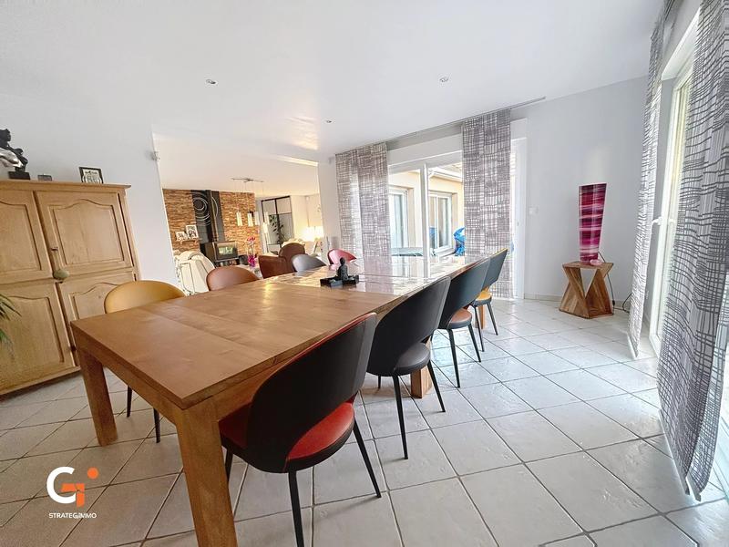 Maison - 215 m² - 7 pièces