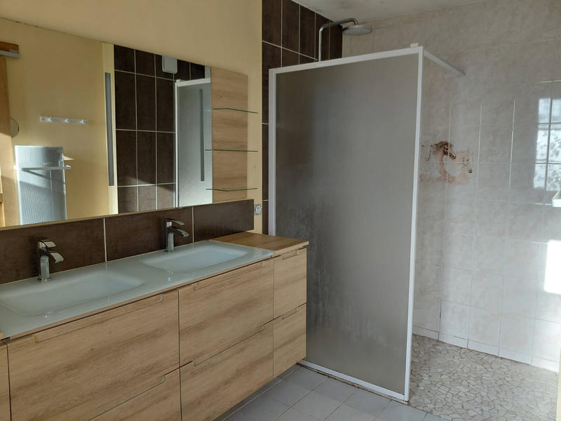 Propriété - 125 m² - 5 pièces