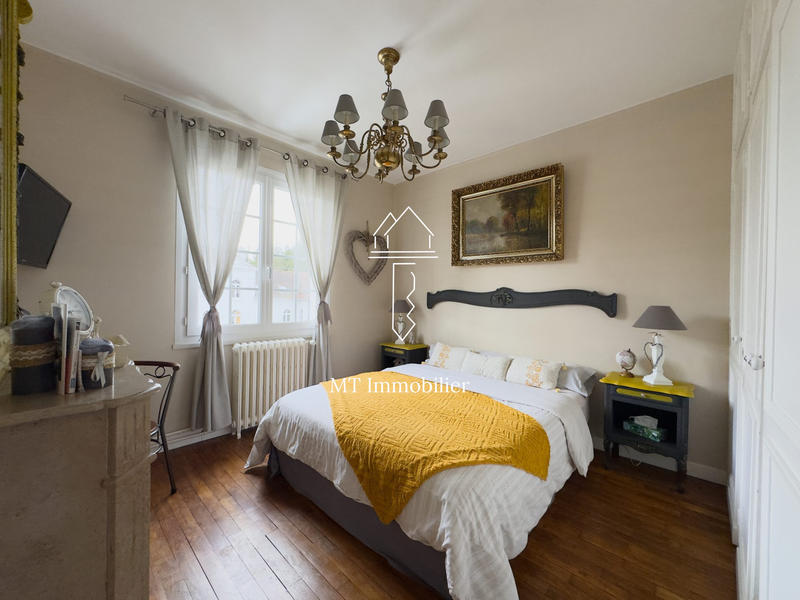 Maison - 181 m² - 8 pièces