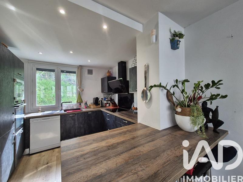 Maison - 140 m² - 8 pièces