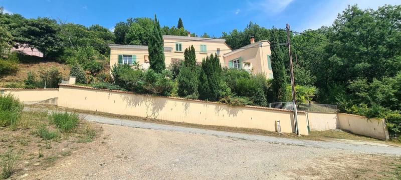 Maison - 209 m² - 6 pièces