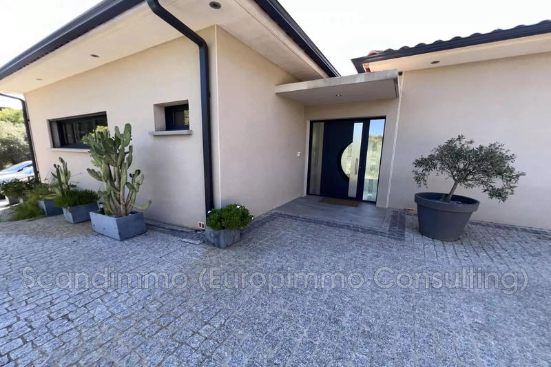 Maison - 231 m² - 7 pièces