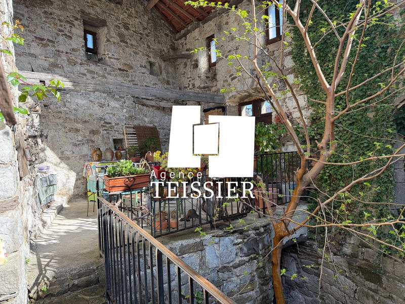 Maison - 104 m² - 6 pièces