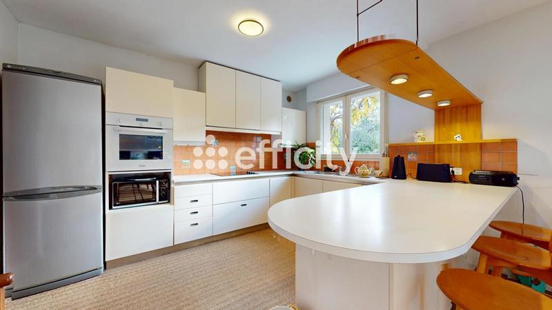 Maison traditionnelle - 132 m² - 7 pièces