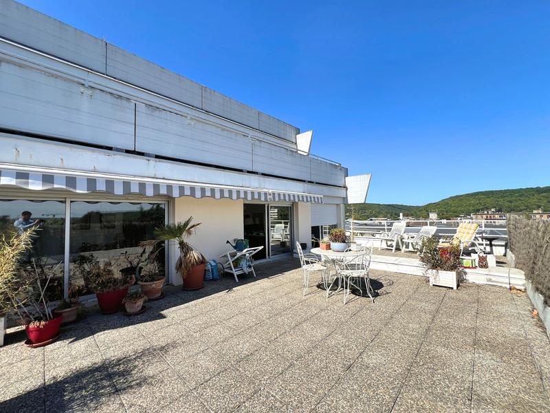 Appartement - 115 m² - 5 pièces