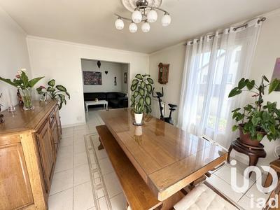 Maison - 94 m² - 5 pièces