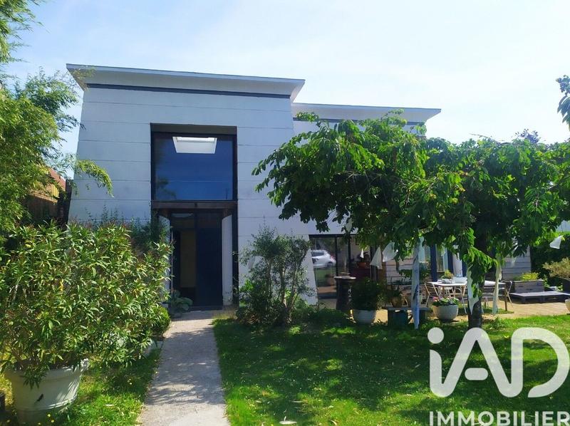 Maison de maîtres - 394 m² - 9 pièces