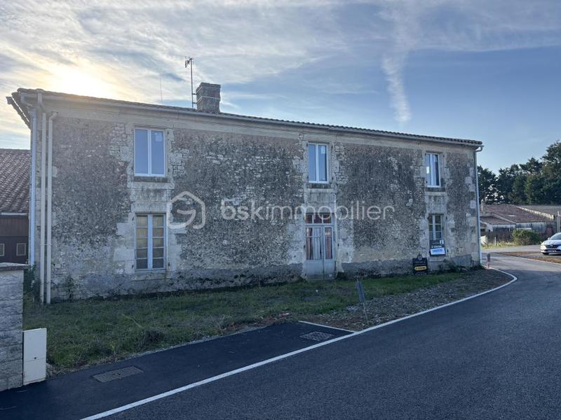 Maison - 220 m² - 6 pièces