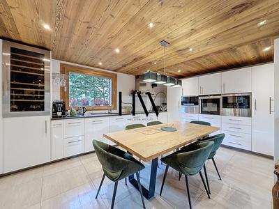 Appartement - 164 m² - 5 pièces