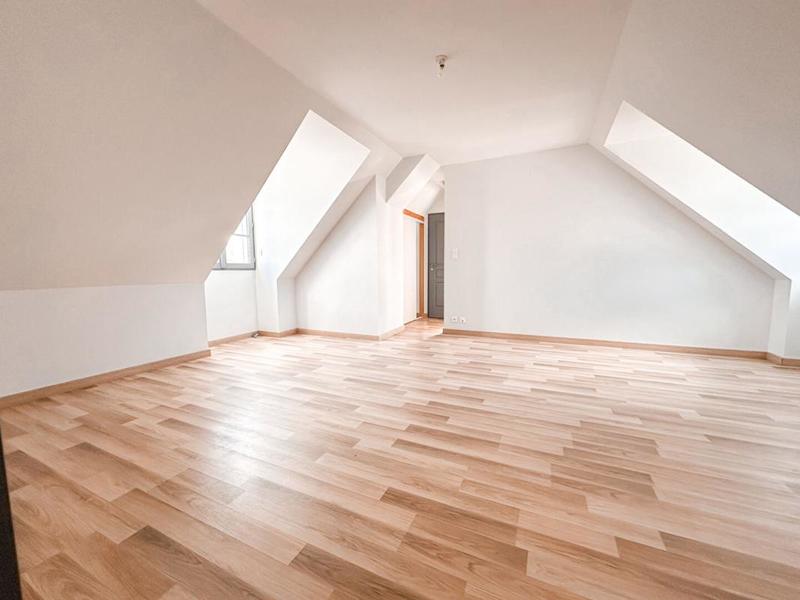 Maison - 196 m² - 8 pièces