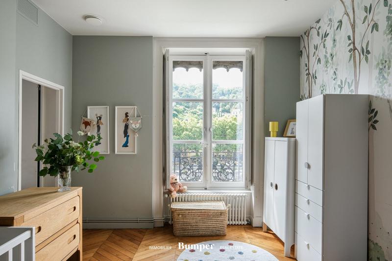 Appartement - 181 m² - 5 pièces