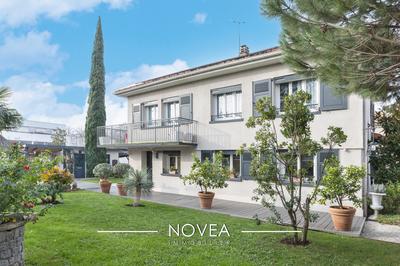 Maison - 185 m² - 5 pièces