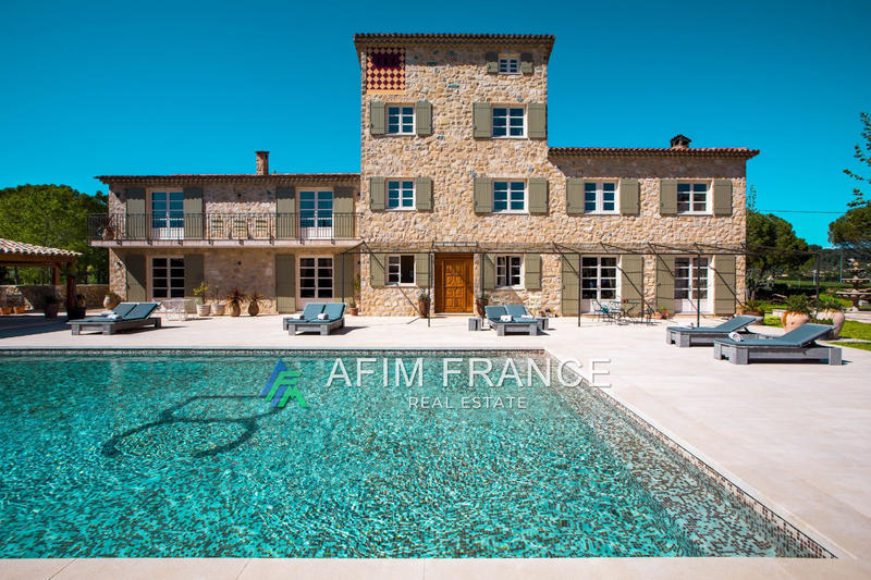 Demeure - 800 m² - 17 pièces