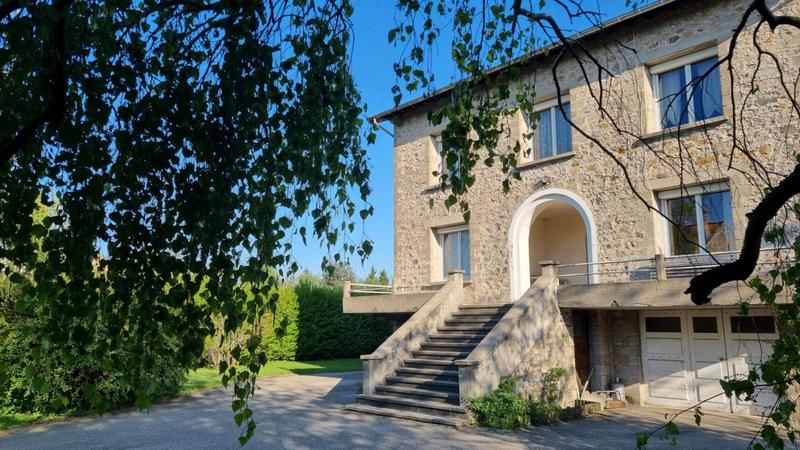 Maison - 260 m² - 13 pièces