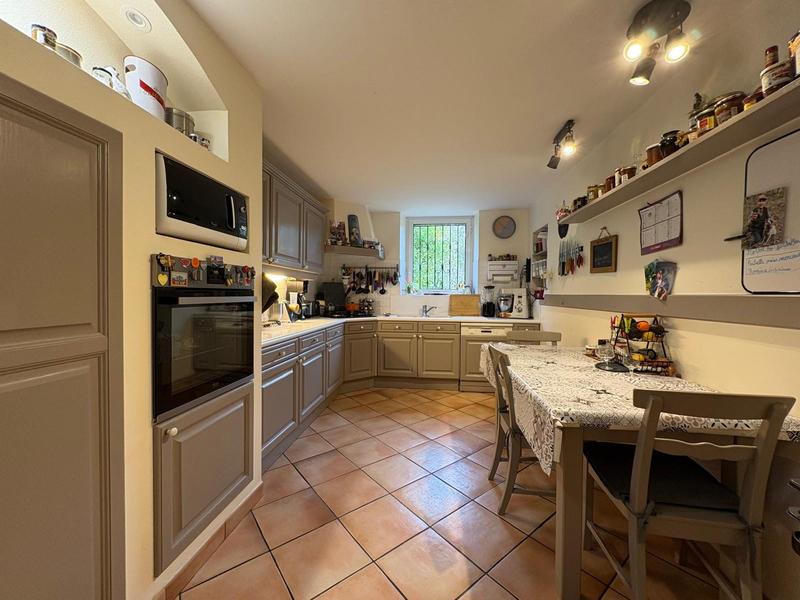 Maison - 326 m² - 10 pièces