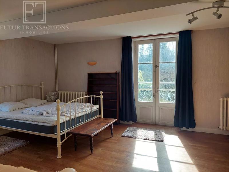 Maison - 215 m² - 5 pièces