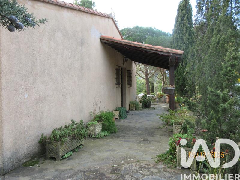 Maison - 275 m² - 10 pièces