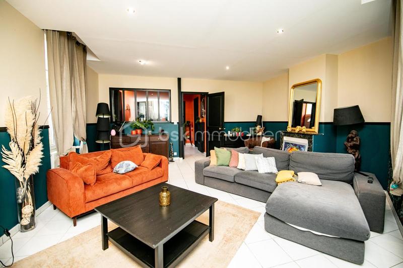 Maison de ville - 185 m² - 9 pièces