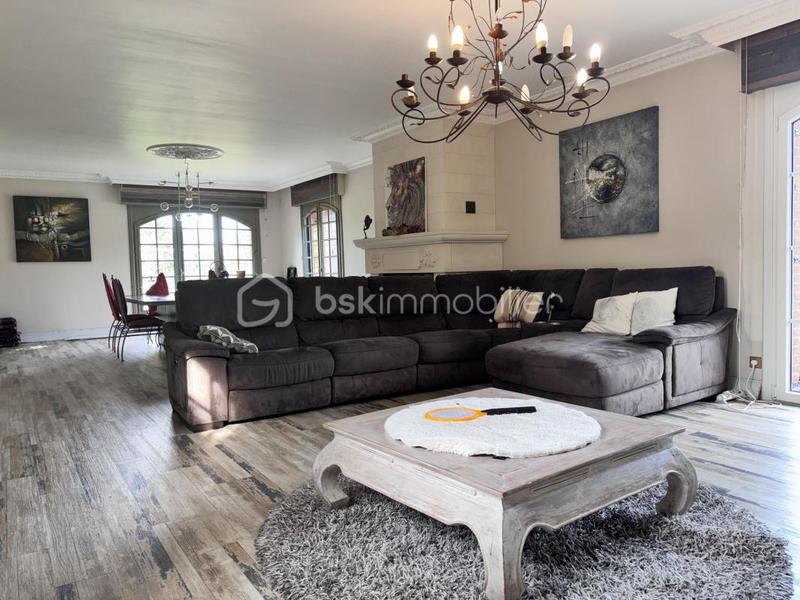 Pavillon - 199 m² - 9 pièces