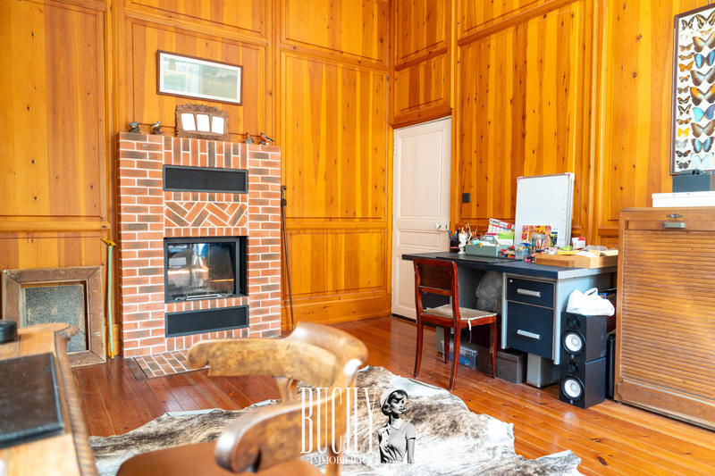 Maison - 488 m² - 16 pièces