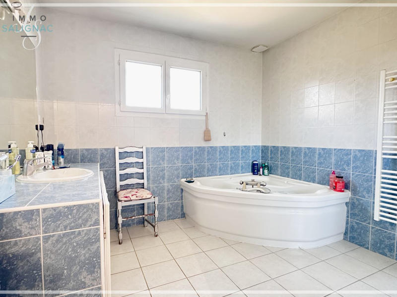 Maison - 140 m² - 5 pièces