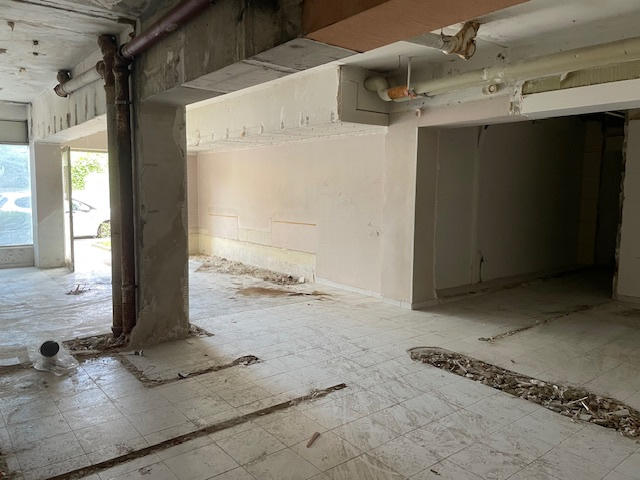 Local commercial - 317 m²