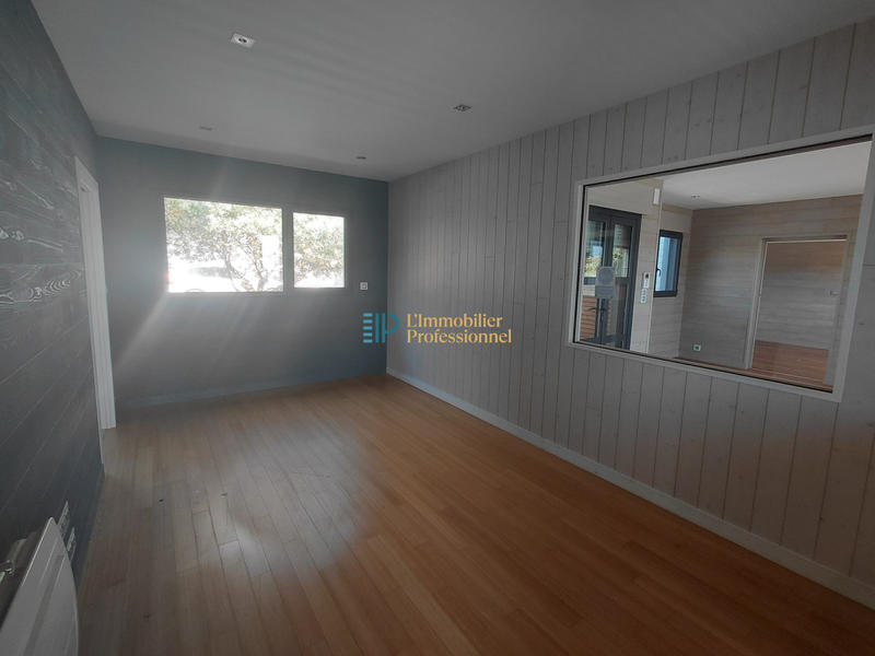 Local d'activités - 867 m²