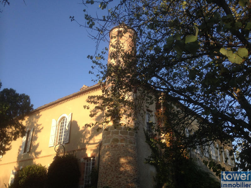 Maison - 750 m² - 10 pièces