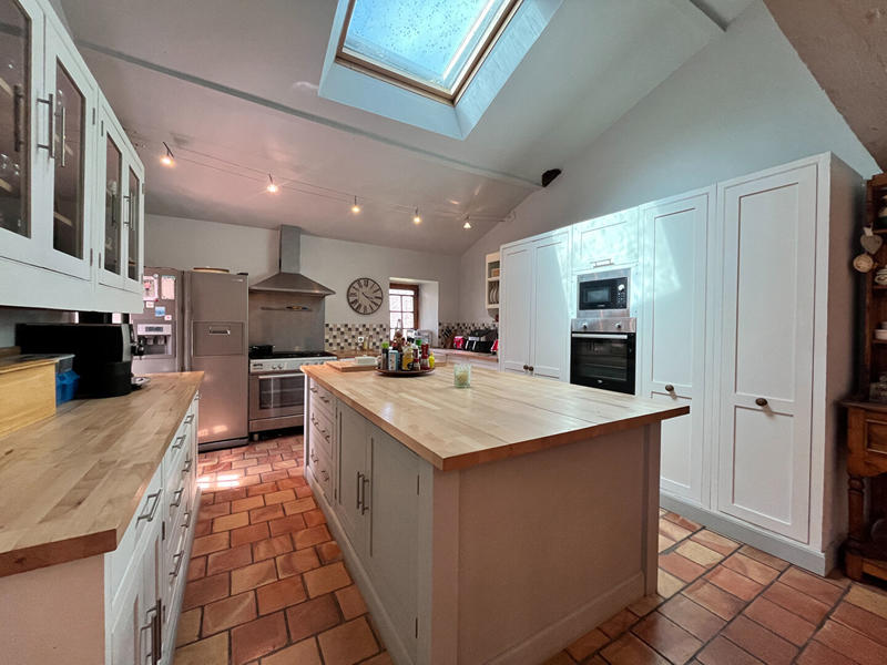 Maison - 430 m² - 18 pièces