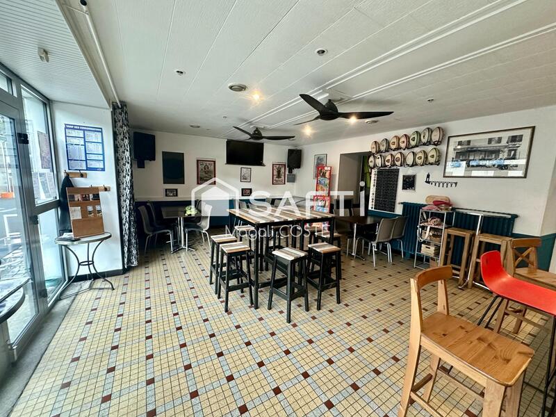 Local commercial - 243 m²