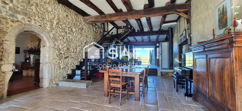 Maison - 364 m² - 7 pièces