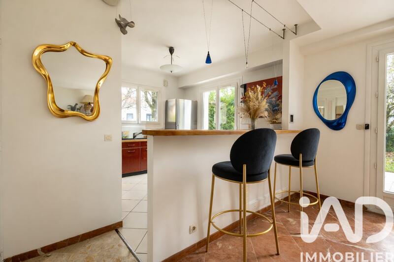 Maison - 178 m² - 8 pièces