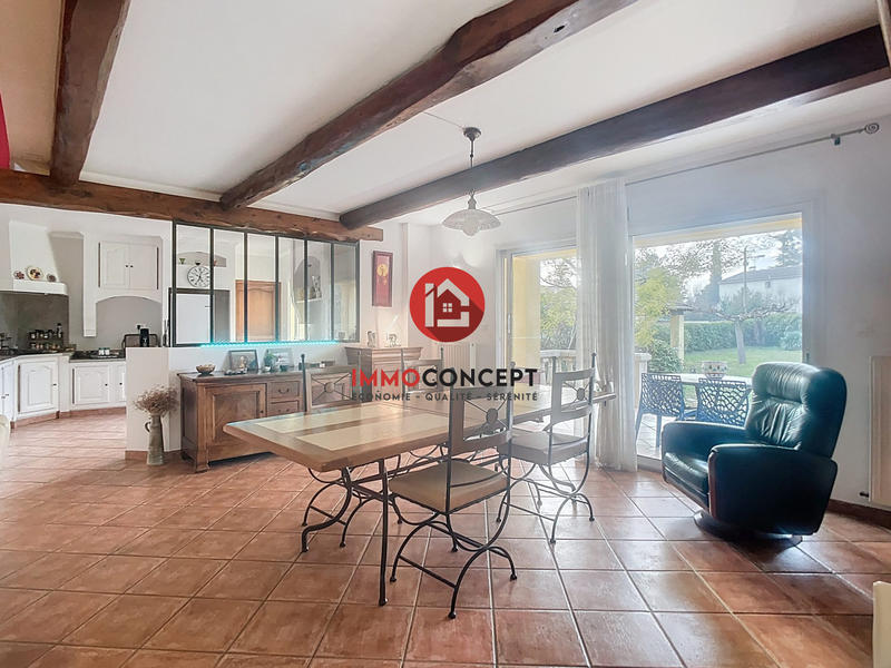 Maison traditionnelle - 140 m² - 5 pièces