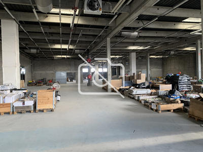 Entrepôt - 2 454 m²