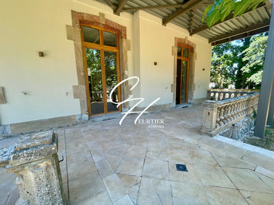 Appartement - 111 m² - 4 pièces