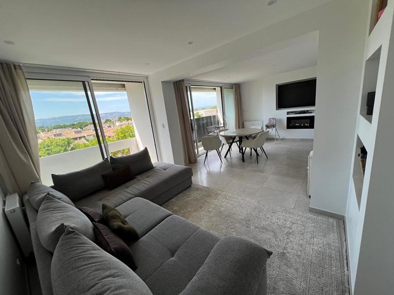 Appartement - 92 m² - 5 pièces