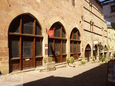 Maison - 313 m² - 9 pièces