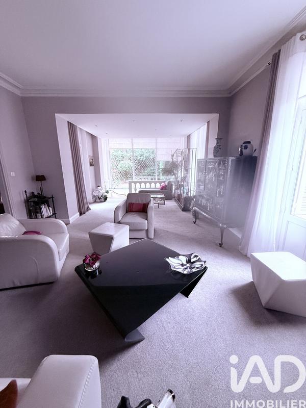 Maison de ville - 180 m² - 9 pièces