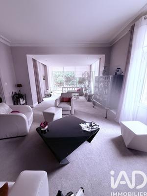 Maison de ville - 180 m² - 9 pièces