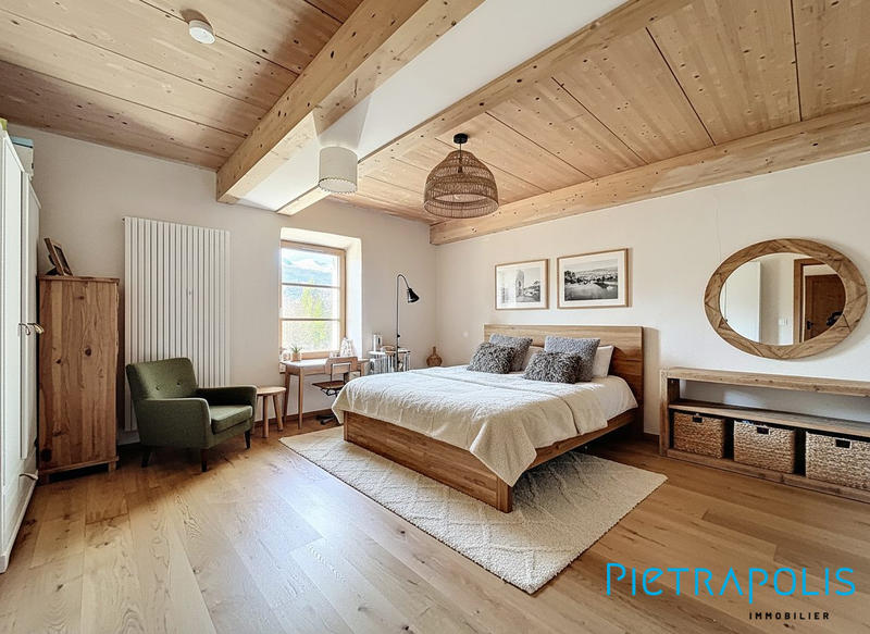 Maison - 289 m² - 8 pièces