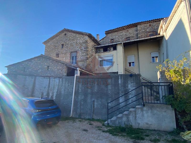 Maison de village - 87 m² - 4 pièces