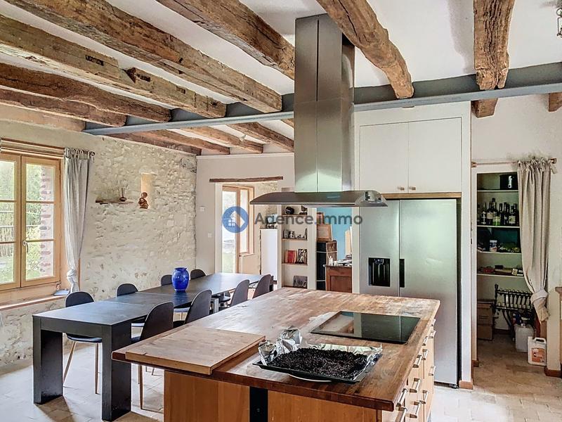 Maison - 232 m² - 8 pièces