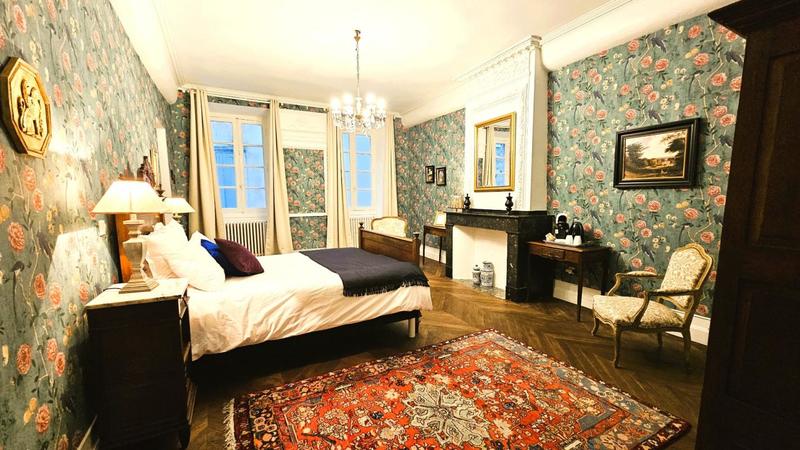 Maison - 580 m² - 16 pièces